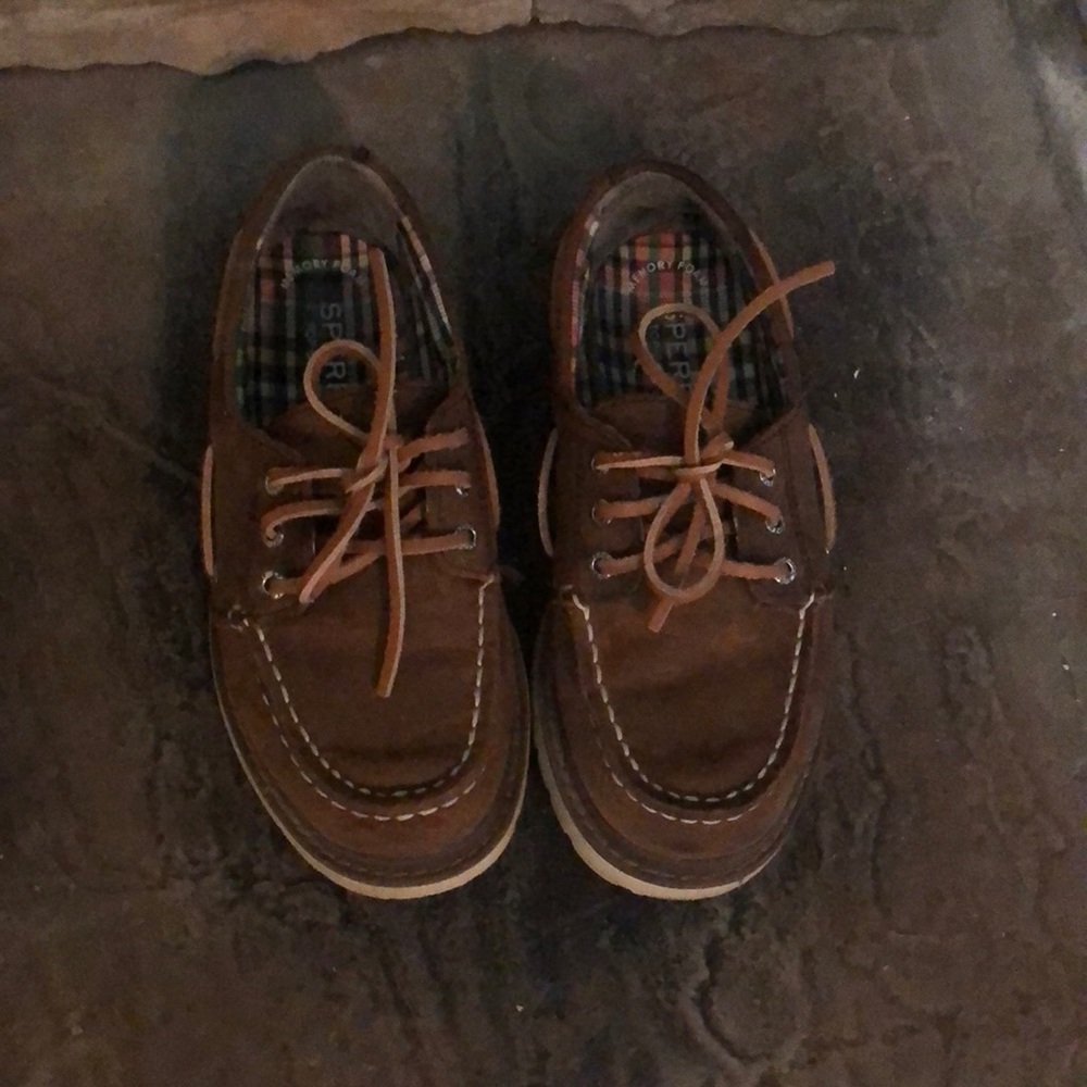 Boys sperry. Size 1 medium